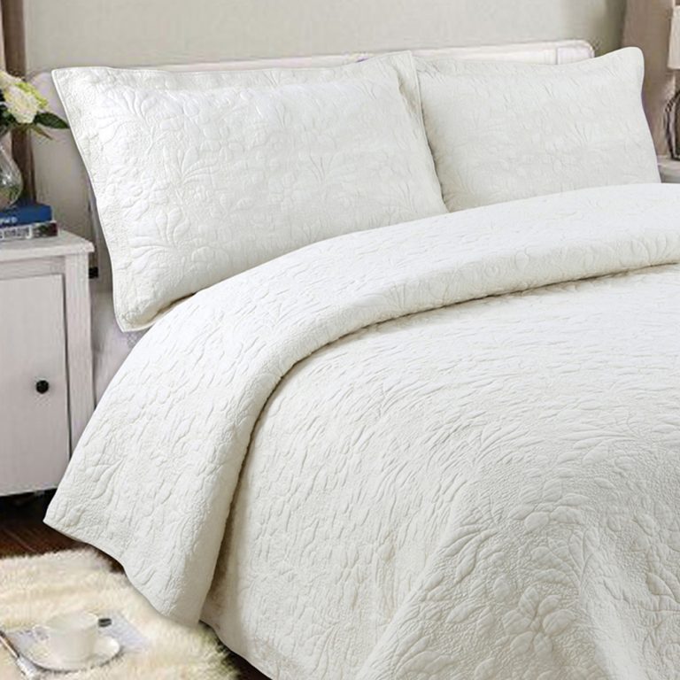 Off White Quilted Bedspread In Cotton - All Home Living